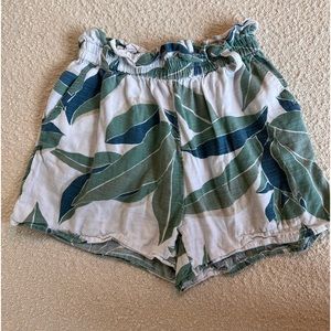 Billabong size Small cotton palm elastic waist  shorts
